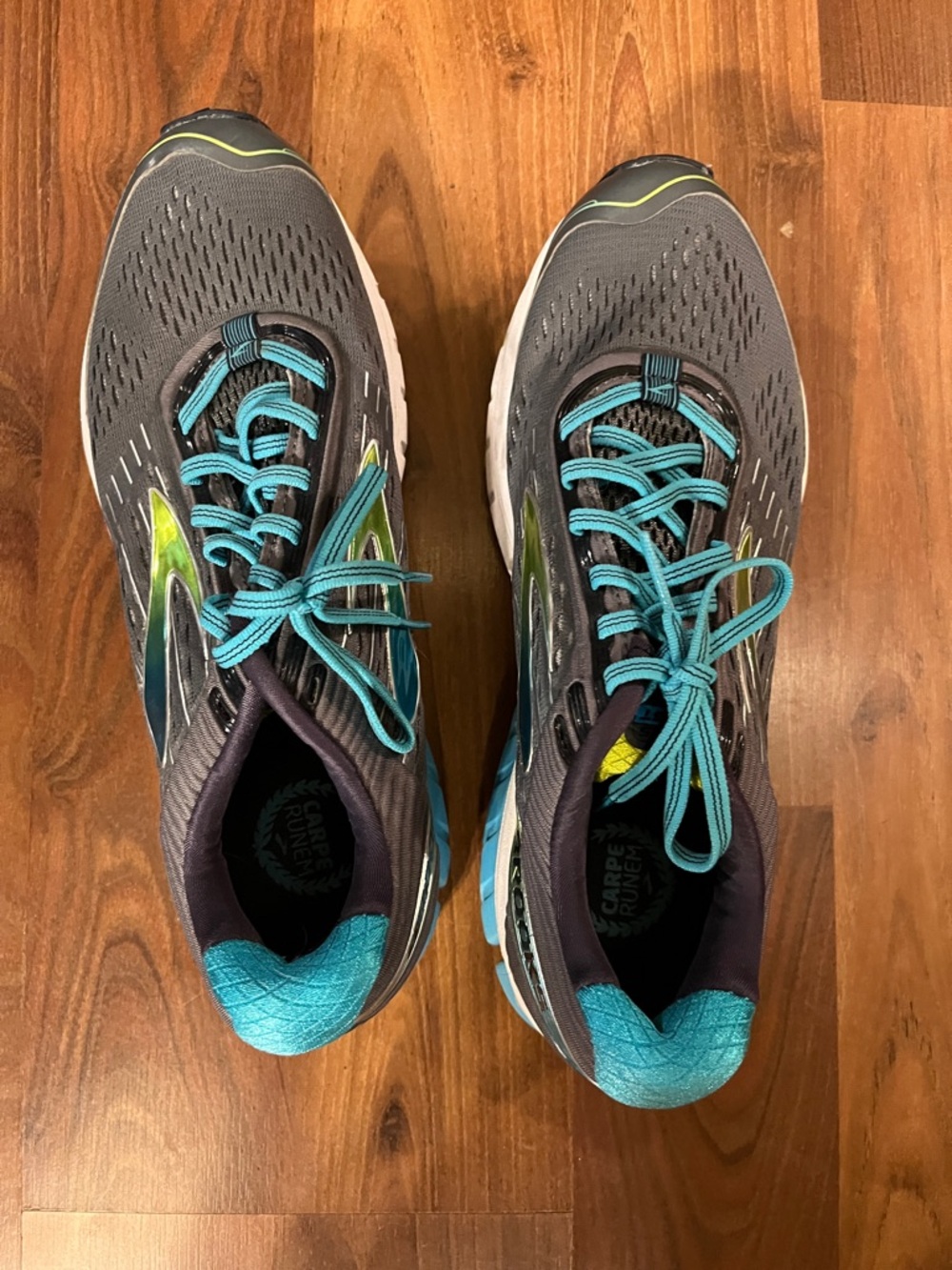 Brooks Women's Gray Running Shoes with Teal Laces and Green Accents. Ghost
